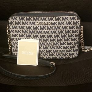 MK Jet set crossbody purse